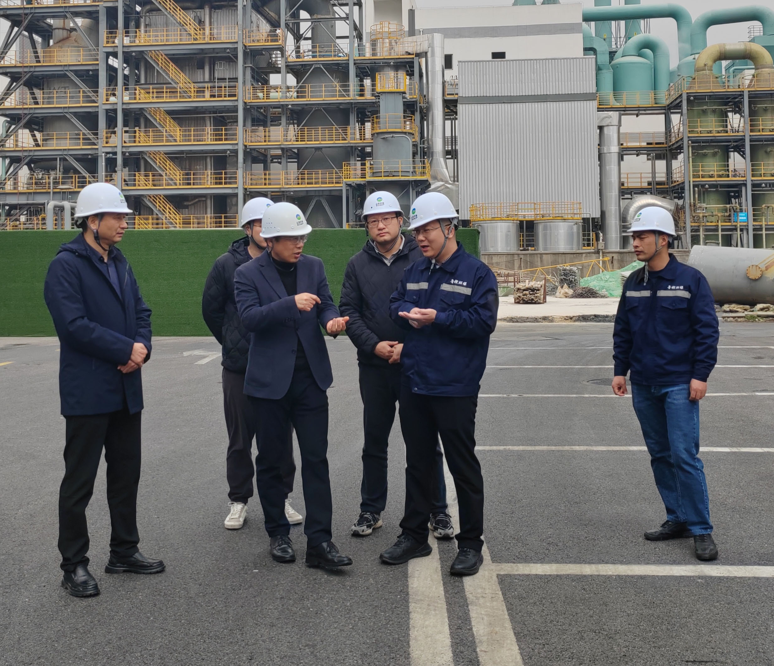 1_苏州市城市管理局党组成员、副局长阎鸿泰一行莅临鲁控苏州检查指导工作.jpg